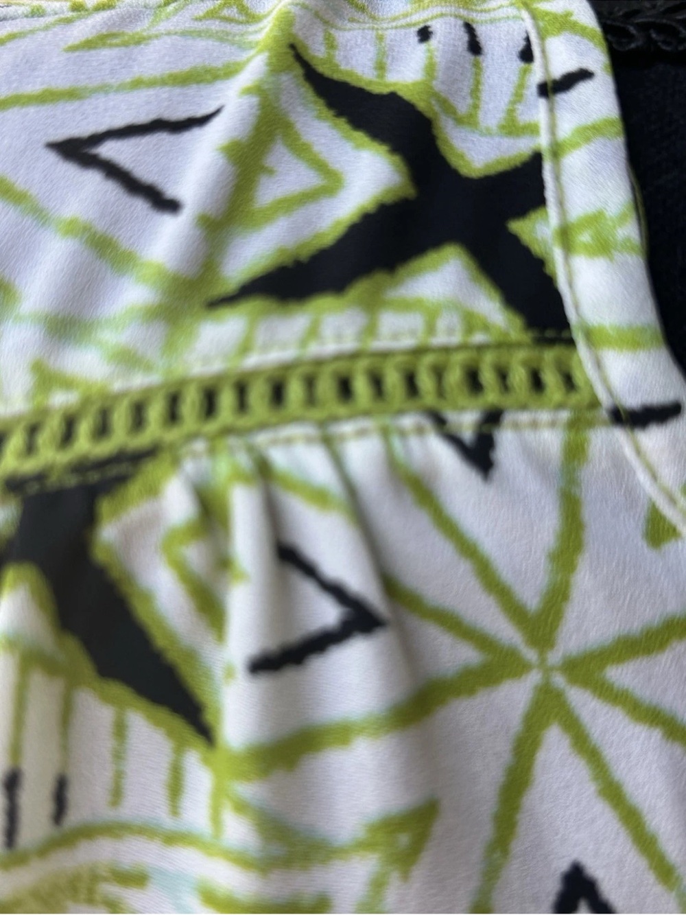 NEW DIRECTIONS Tunic Top S Lime Green Black Geometric Chiffon Sharkbite Hem - Picture 7 of 10